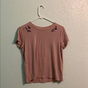 Medium Aeropostal soft floral pink tee